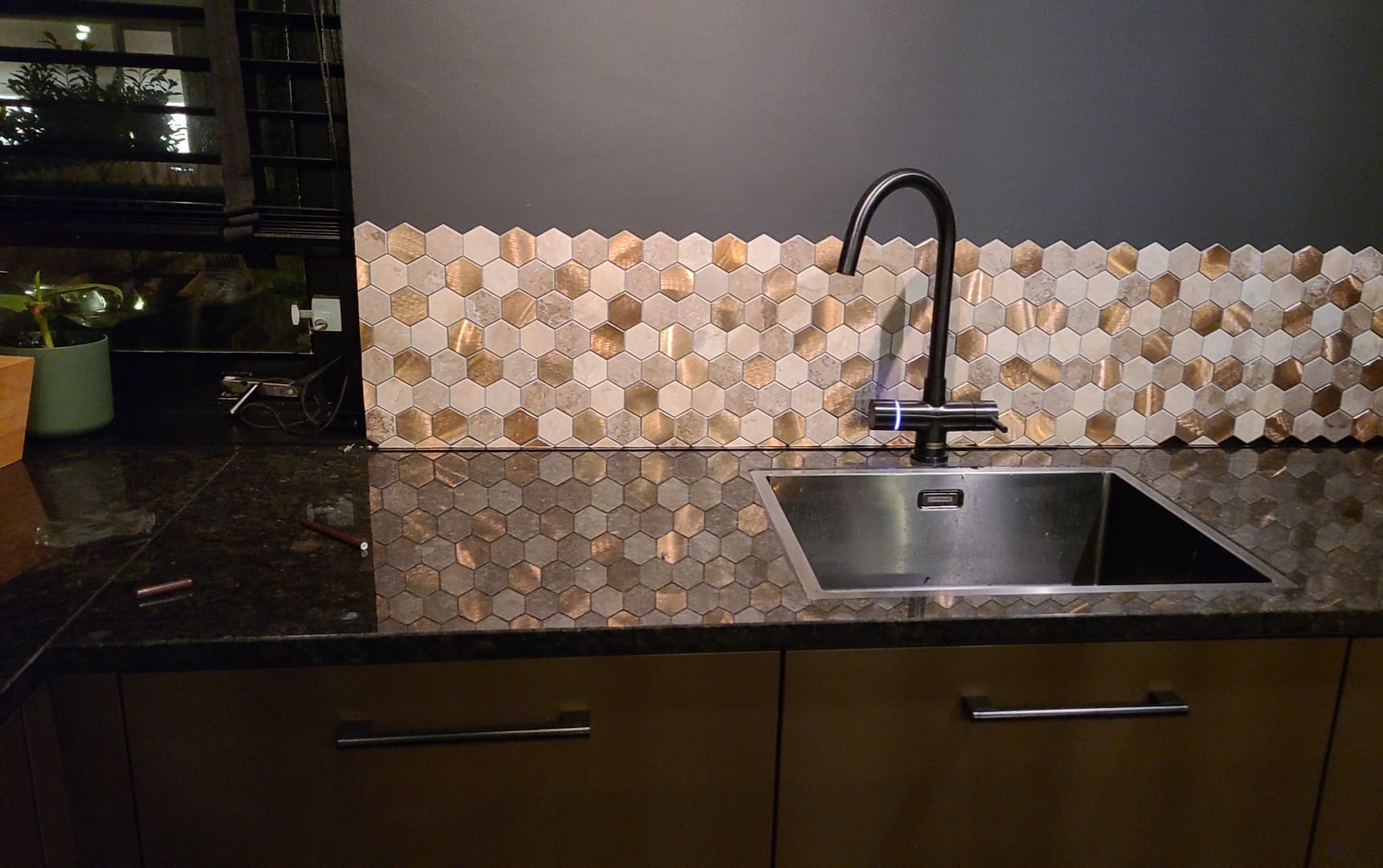 Zelfklevende Mozaïek Steenstrip Hexagon Medium Beige Taupe tweede afbeelding