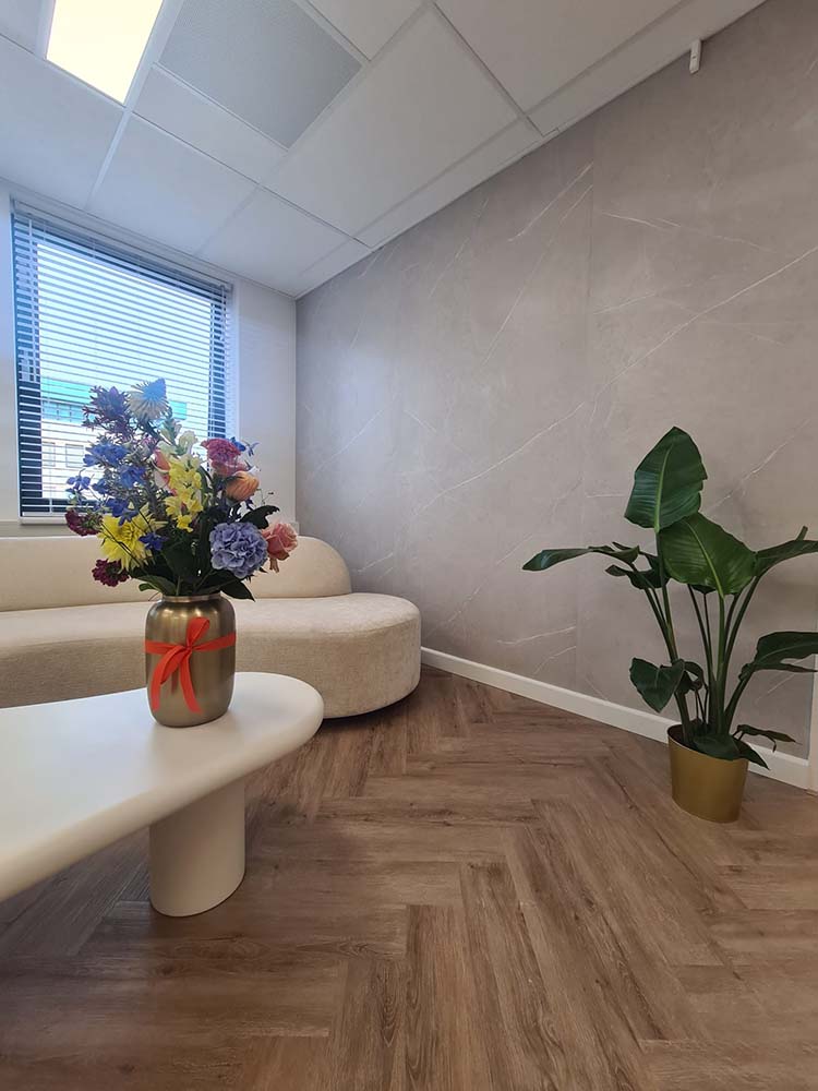 spc marmer plaat nike muur