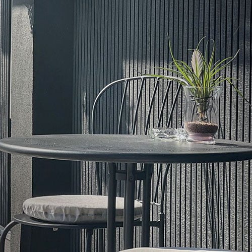 Kunststof gevelbekleding buiten balkon