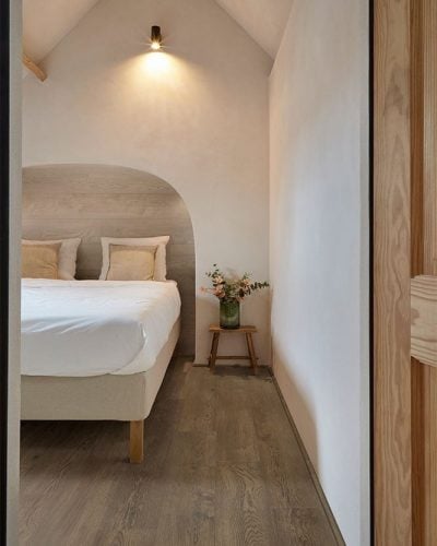 Stijlvol toilet met marmeren achterwand hotel chique