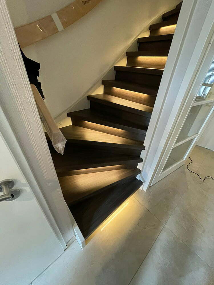 traprenovatie-zwarte-trap.jpg