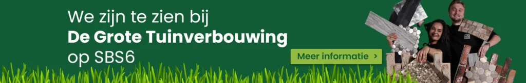 Banner van De Grote Tuinverbouwing op SBS6 met lachende man en vrouw, omringd door verschillende wandpanelen, met groene grasrand en knop voor meer informatie