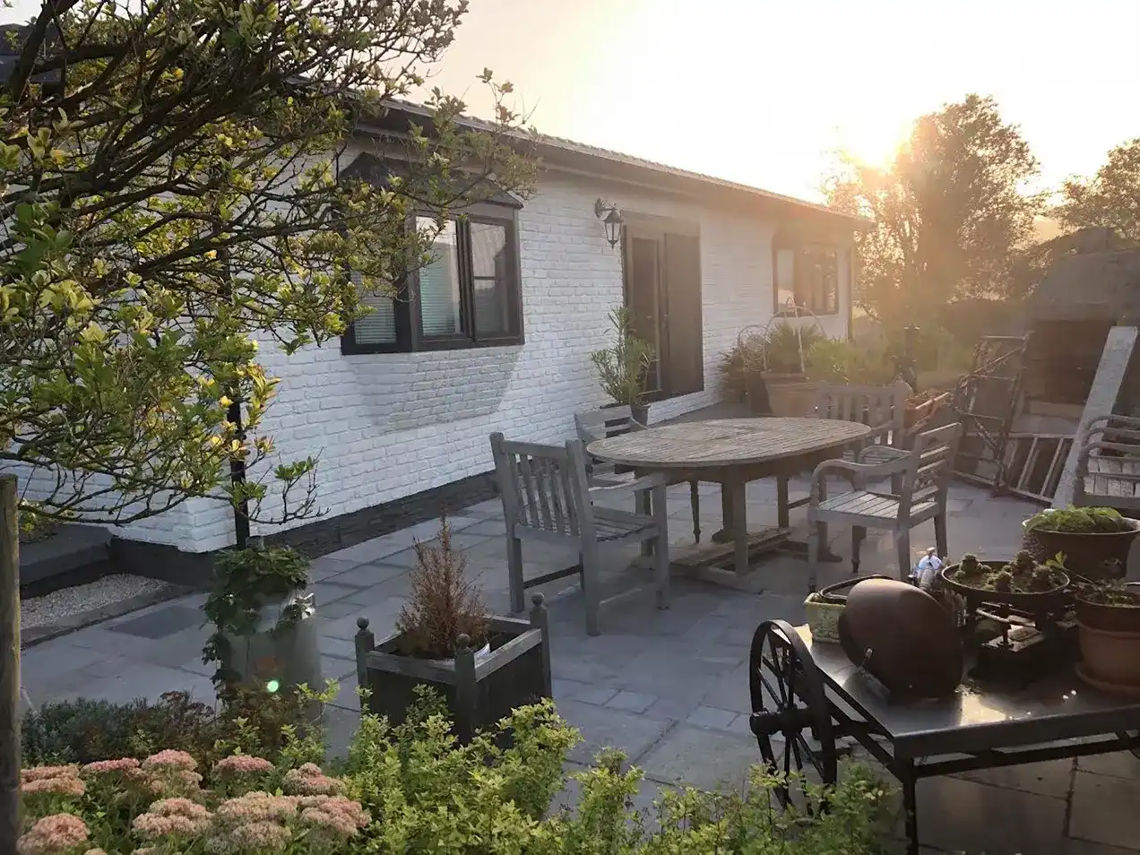 blancura-wit-chalet-met-tuin