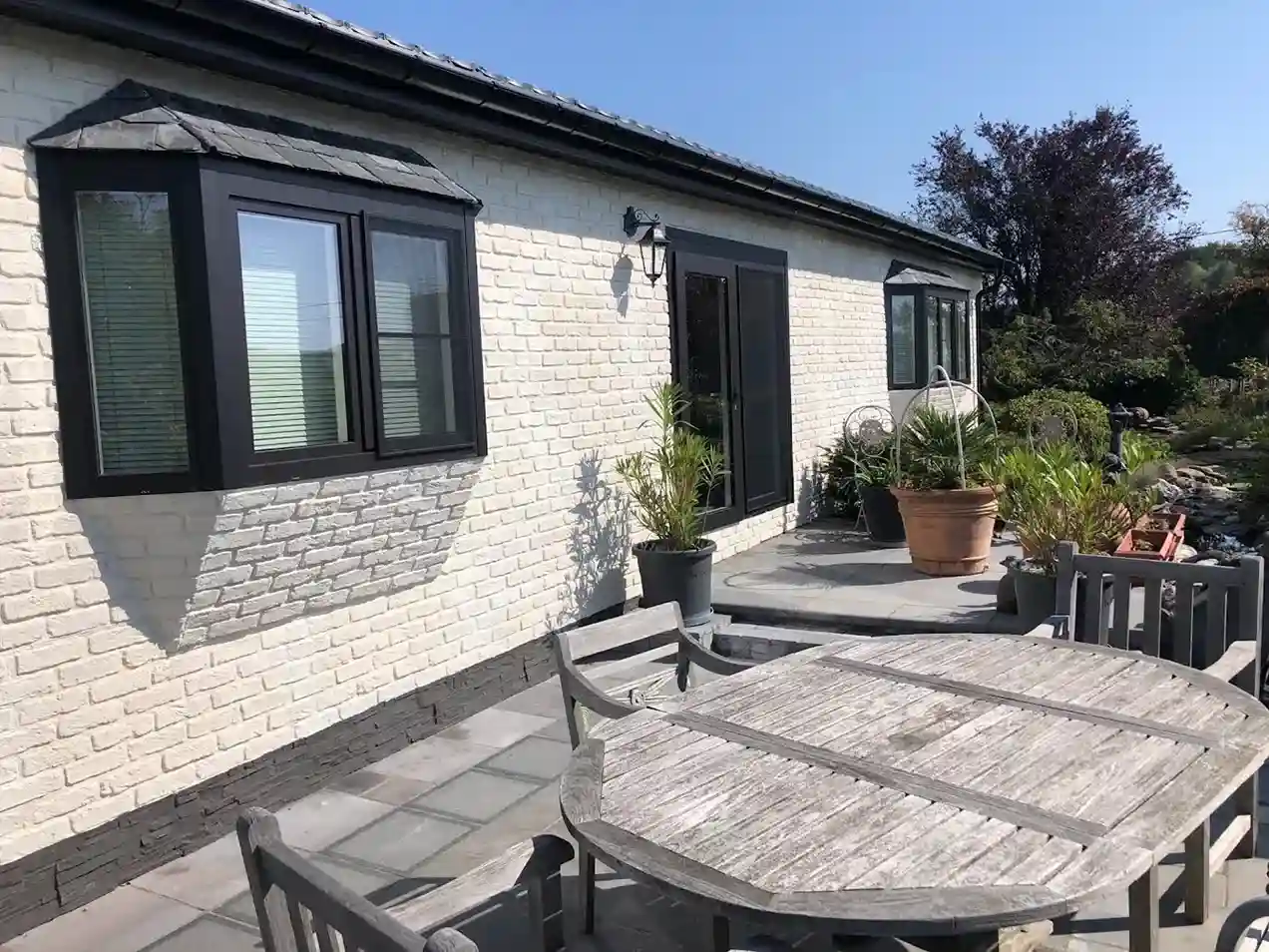 barok-blancura-wit-chalet-met-voortuin