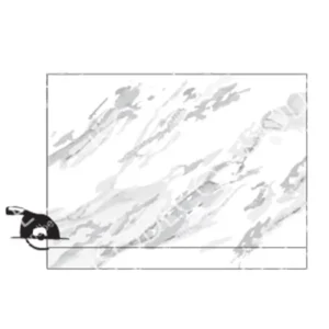 Marmerlook PVC wandpaneel in wit met grijze adering – geschikt voor natte ruimtes wordt gezaagd met decoupeerzaag.