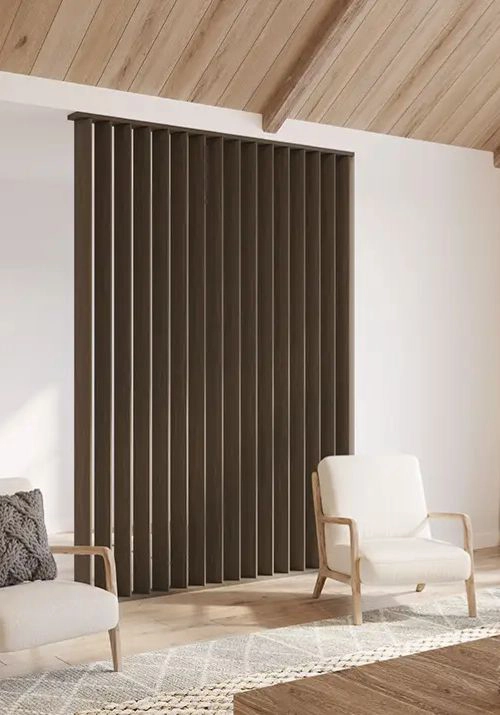 roomdivider-houten-latten-draaibaar-mat-donker-gerookt-eiken/