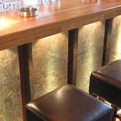 metallic stuc goud bij bar