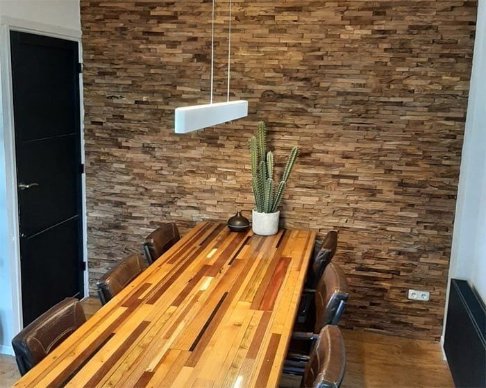 bruine houten panelen muur